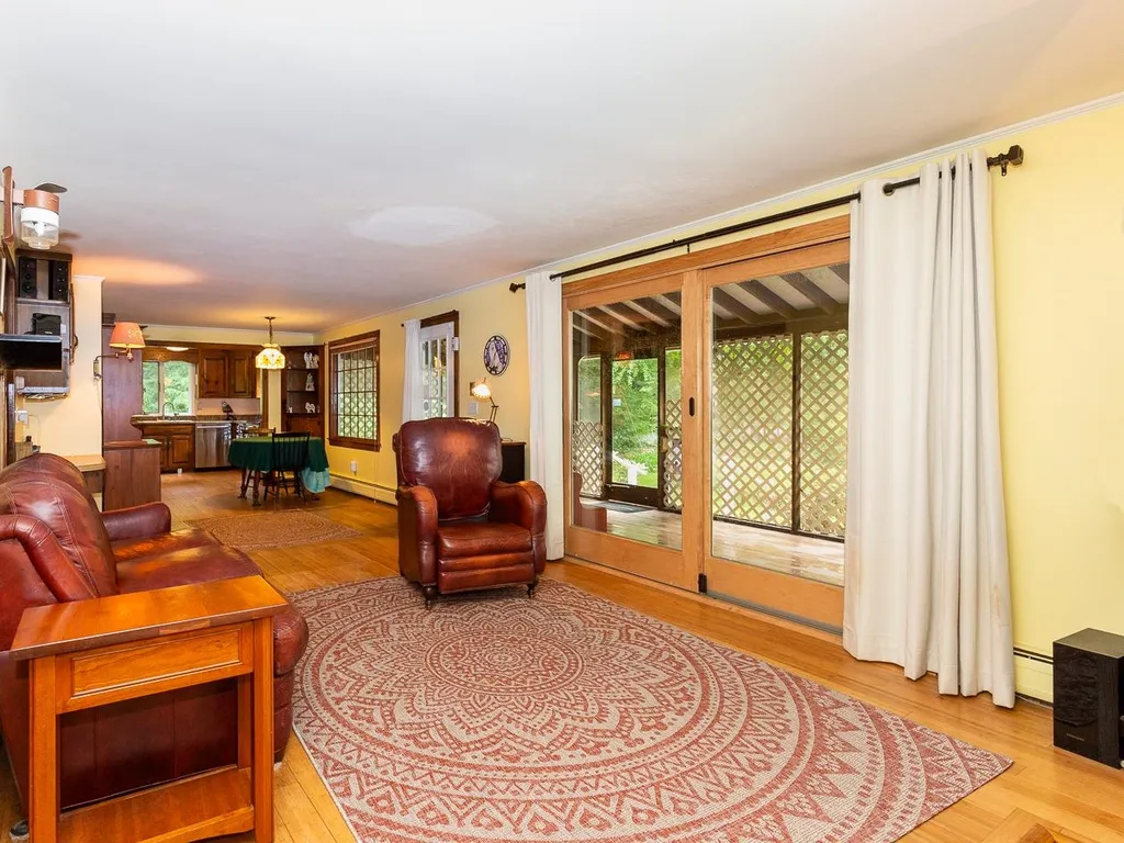 35 Old Gordon Road Brentwood NH 03833