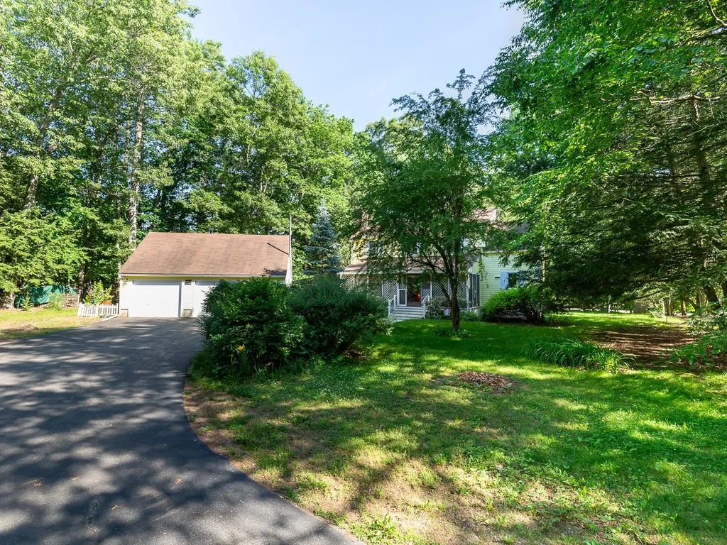 35 Old Gordon Road Brentwood NH 03833
