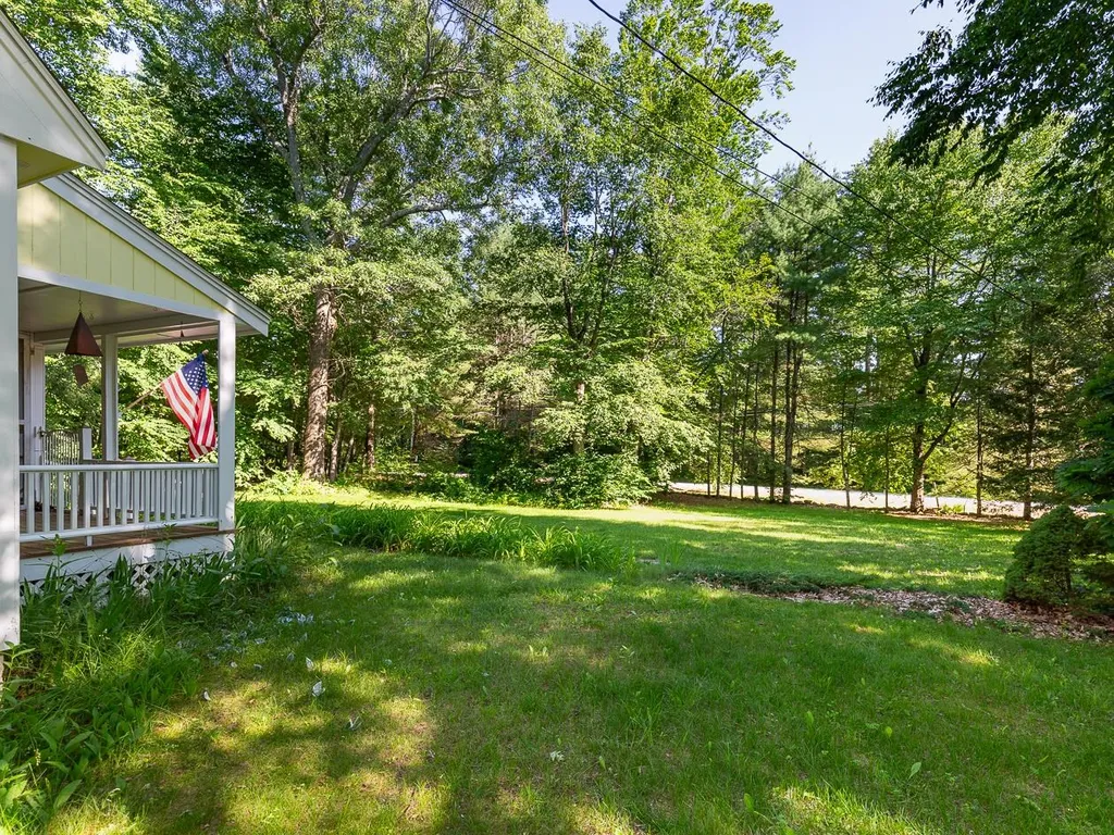 35 Old Gordon Road Brentwood NH 03833