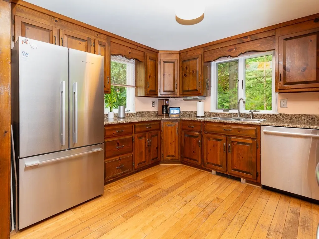 35 Old Gordon Road Brentwood NH 03833