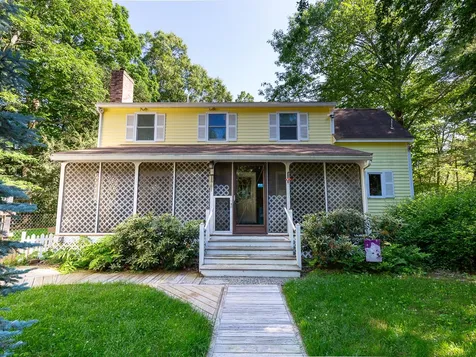 35 Old Gordon Road Brentwood NH 03833