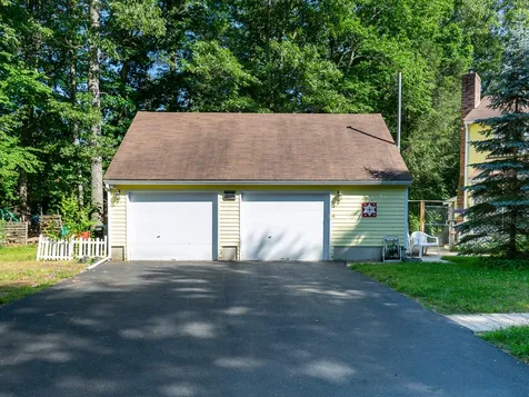 35 Old Gordon Road Brentwood NH 03833