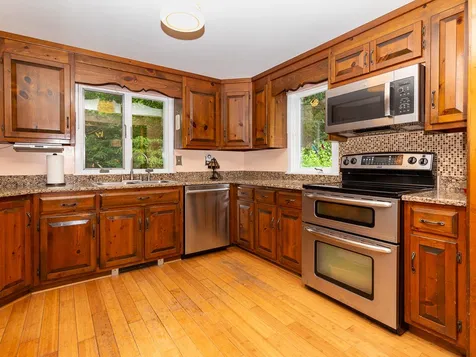 35 Old Gordon Road Brentwood NH 03833