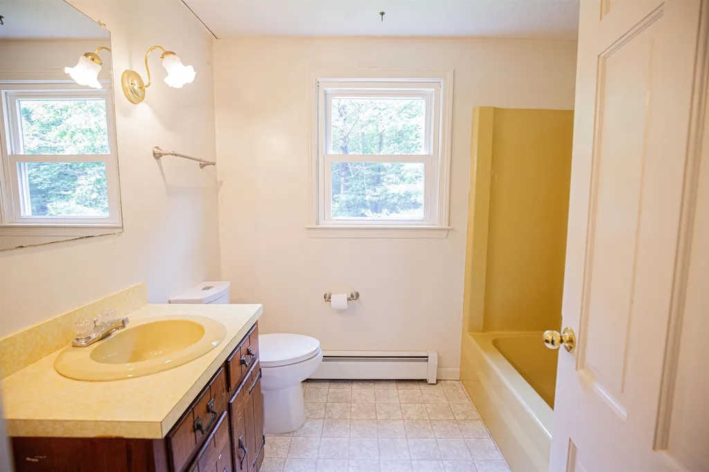 178 Warner Hill Road Derry NH 03038