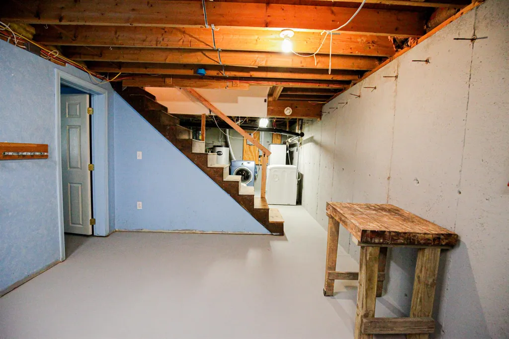 178 Warner Hill Road Derry NH 03038
