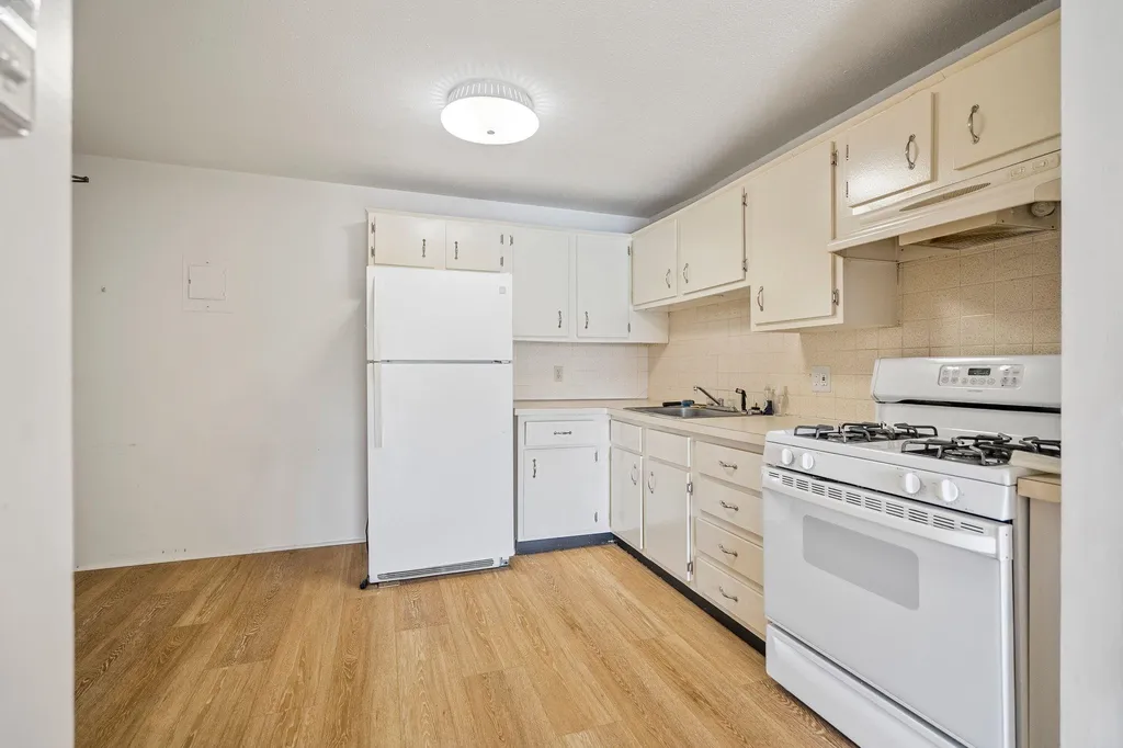 130 Mammoth Road Hooksett NH 03106