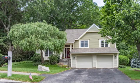 6 Canter Court Nashua NH 03063