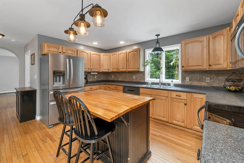 85 Stonewall Road Alton NH 03809