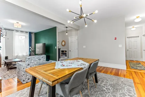 30 Rosedale Avenue Manchester NH 03103
