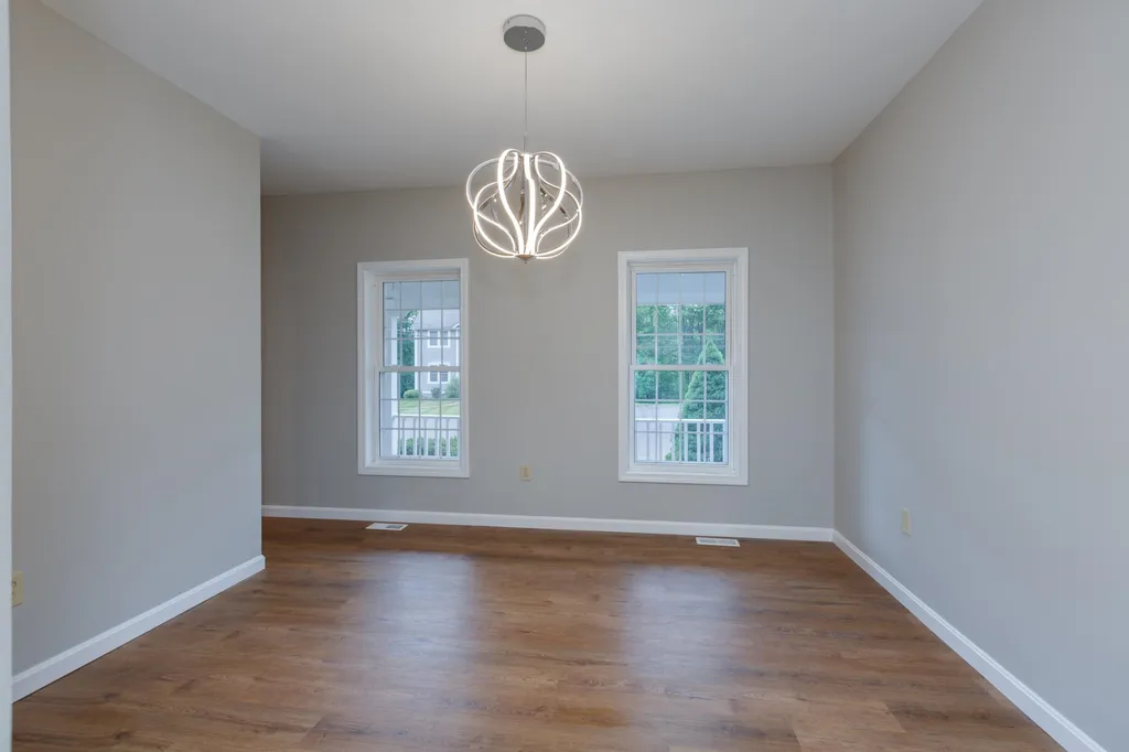 25 Wild Indigo Lane Manchester NH 03109