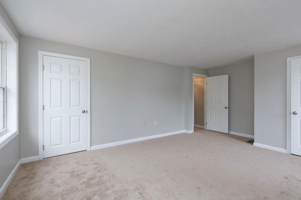 25 Wild Indigo Lane Manchester NH 03109