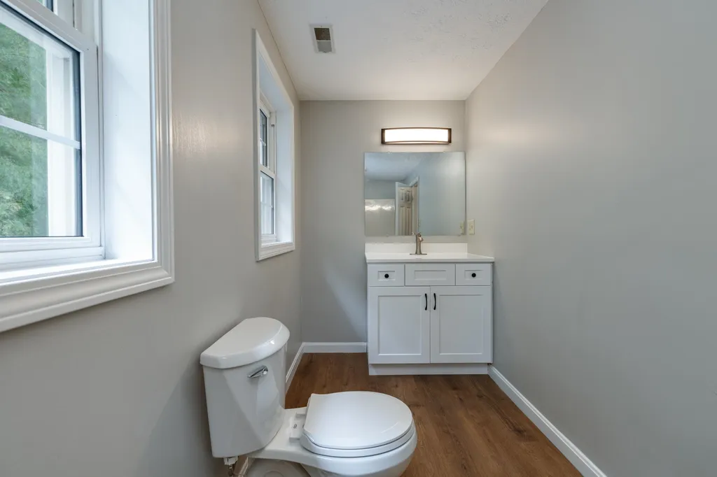 25 Wild Indigo Lane Manchester NH 03109