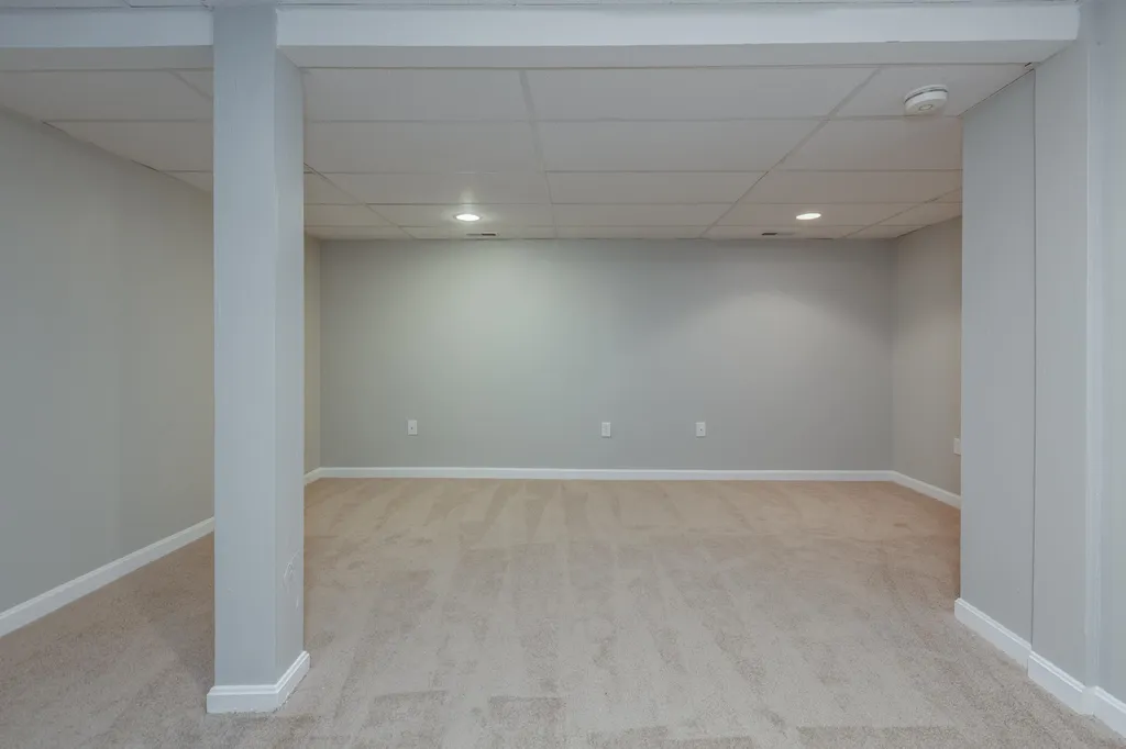 25 Wild Indigo Lane Manchester NH 03109