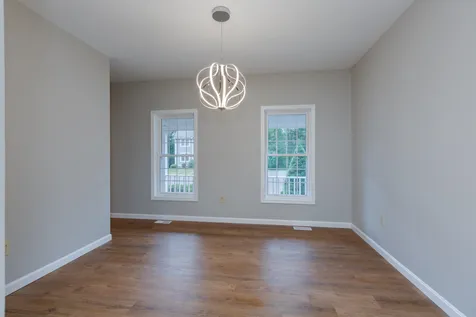 25 Wild Indigo Lane Manchester NH 03109
