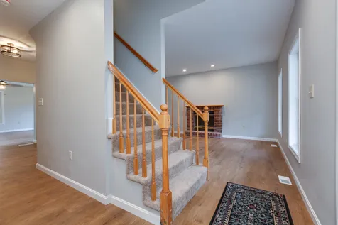 25 Wild Indigo Lane Manchester NH 03109