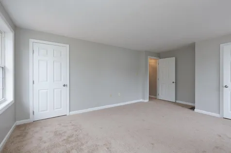 25 Wild Indigo Lane Manchester NH 03109