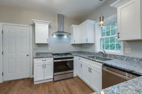 25 Wild Indigo Lane Manchester NH 03109