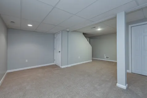 25 Wild Indigo Lane Manchester NH 03109