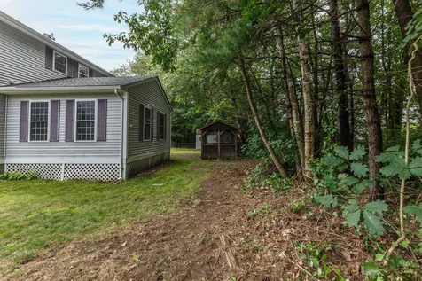 25 Wild Indigo Lane Manchester NH 03109