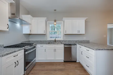 25 Wild Indigo Lane Manchester NH 03109