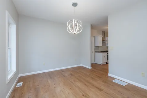 25 Wild Indigo Lane Manchester NH 03109