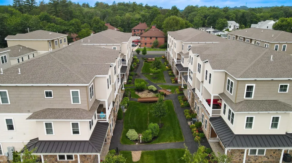1 Cortona Way Salem NH 03079