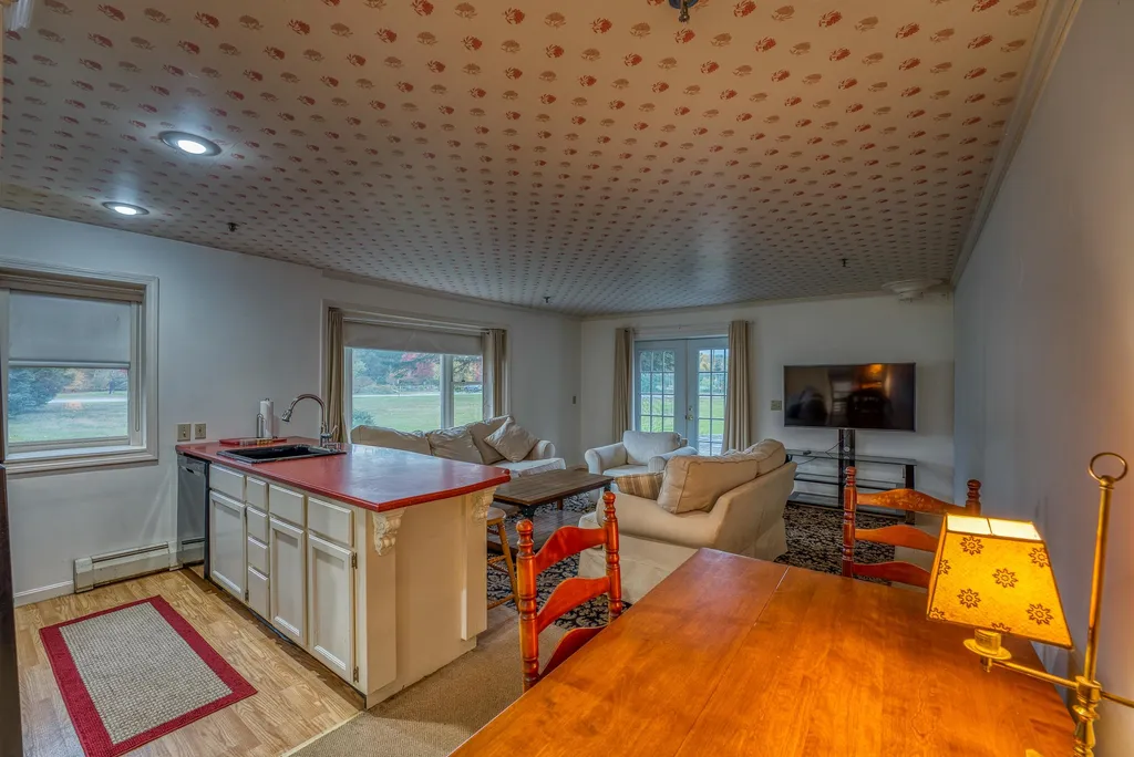 32 Academy Street Franconia NH 03580