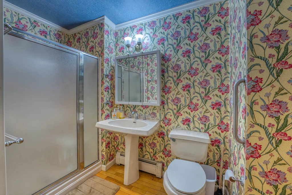 32 Academy Street Franconia NH 03580