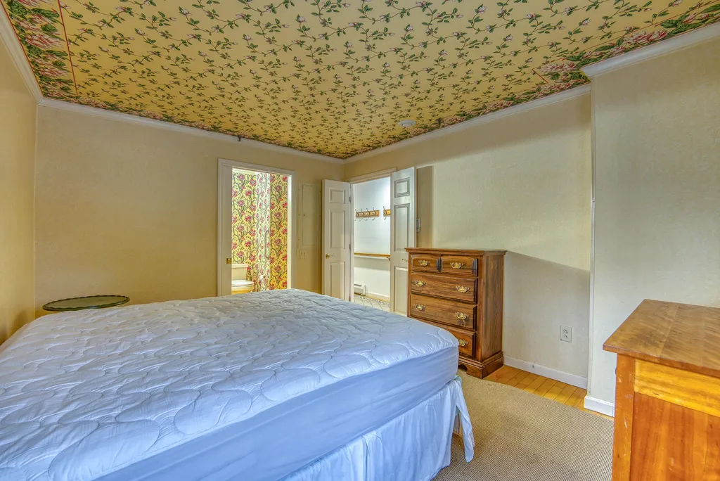 32 Academy Street Franconia NH 03580