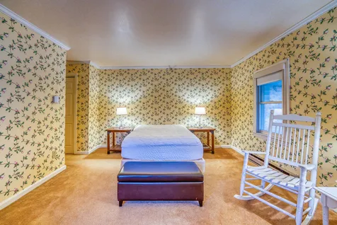 32 Academy Street Franconia NH 03580