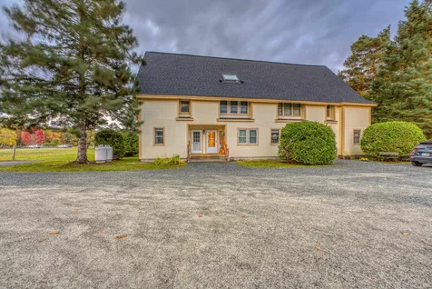 32 Academy Street Franconia NH 03580