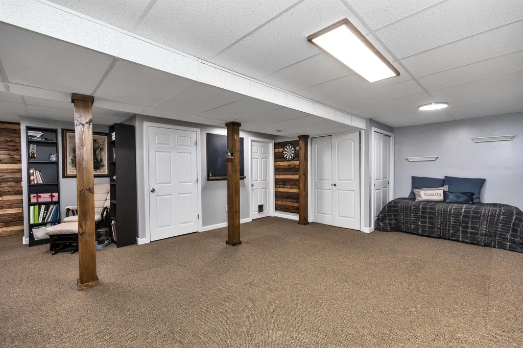 35 Pine Avenue Manchester NH 03103