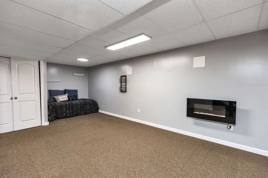 35 Pine Avenue Manchester NH 03103