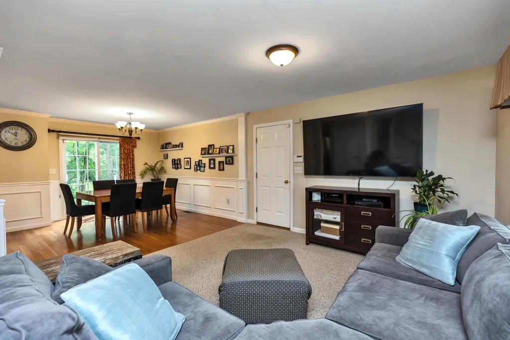 35 Pine Avenue Manchester NH 03103