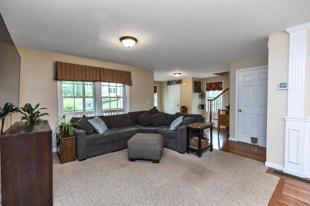 35 Pine Avenue Manchester NH 03103