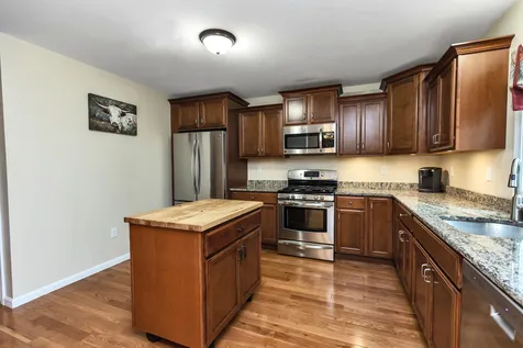 35 Pine Avenue Manchester NH 03103
