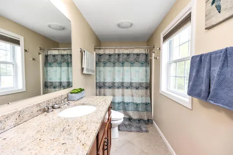 35 Pine Avenue Manchester NH 03103