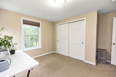 35 Pine Avenue Manchester NH 03103