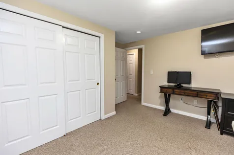 35 Pine Avenue Manchester NH 03103