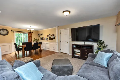 35 Pine Avenue Manchester NH 03103