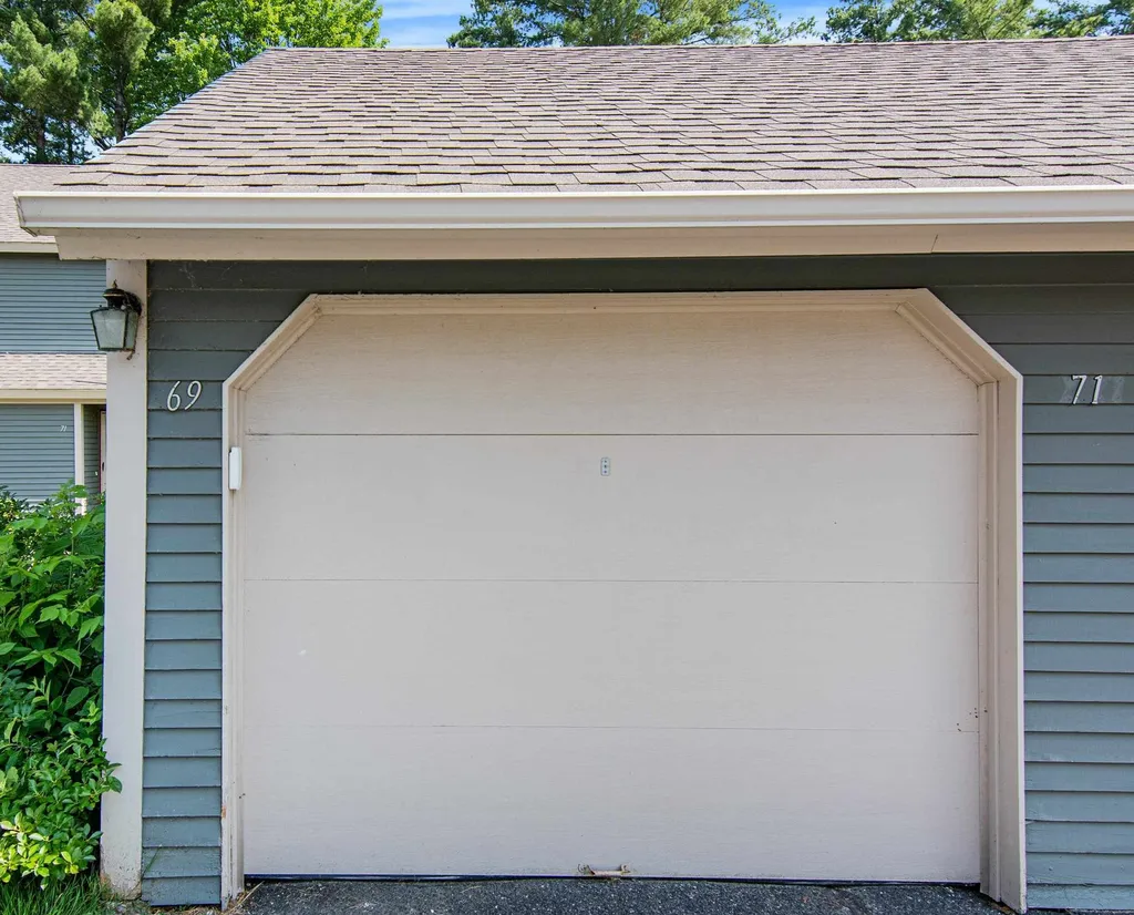 69 Pine Ledge Court Burlington VT 05401
