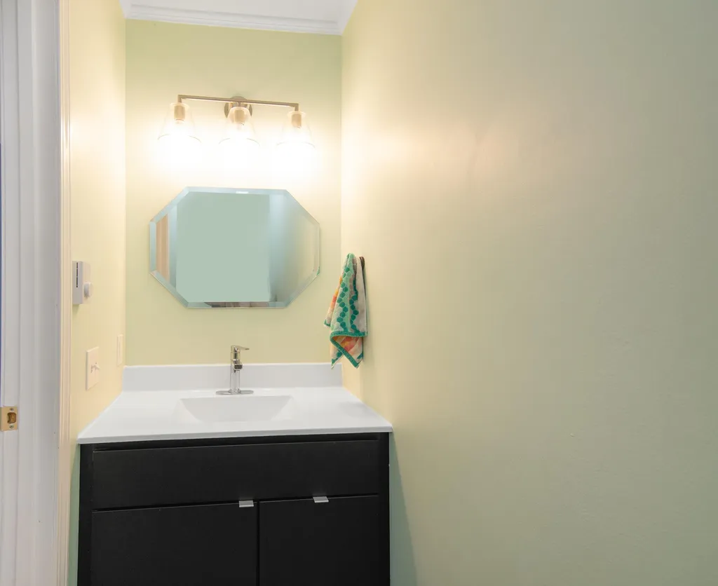 69 Pine Ledge Court Burlington VT 05401