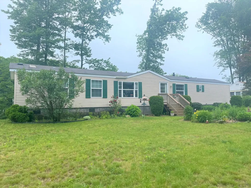 6 S Fuchsia Drive Rochester NH 03867