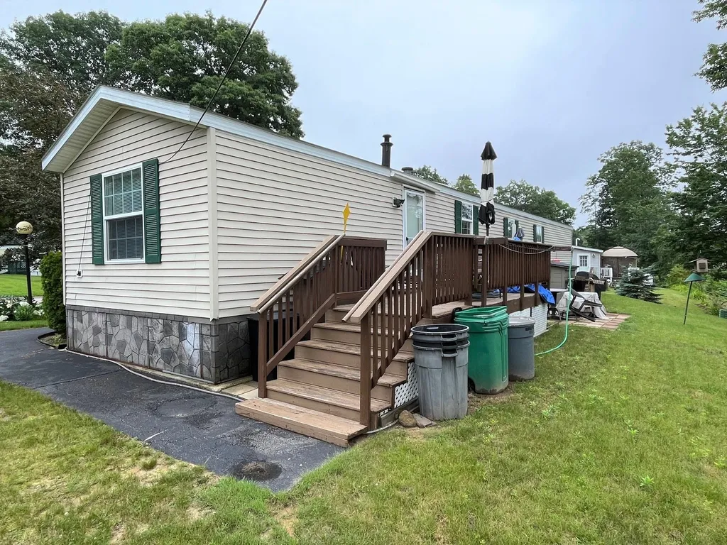 6 S Fuchsia Drive Rochester NH 03867