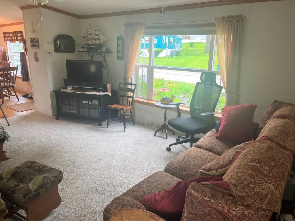 6 S Fuchsia Drive Rochester NH 03867