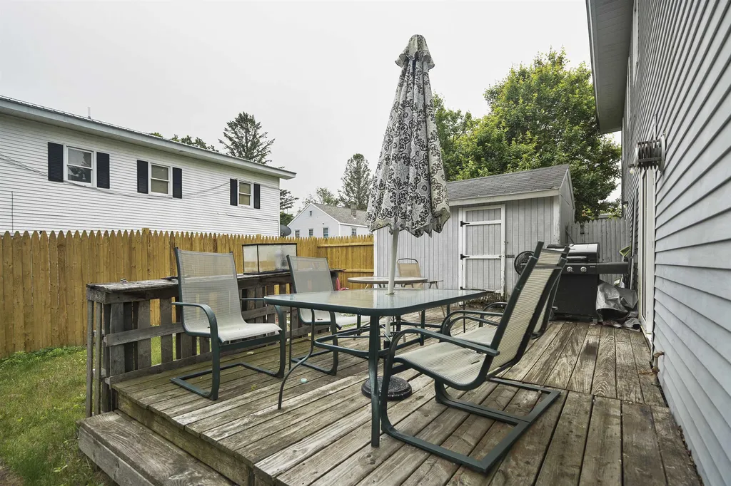 20-22 Hunt Avenue Franklin NH 03235
