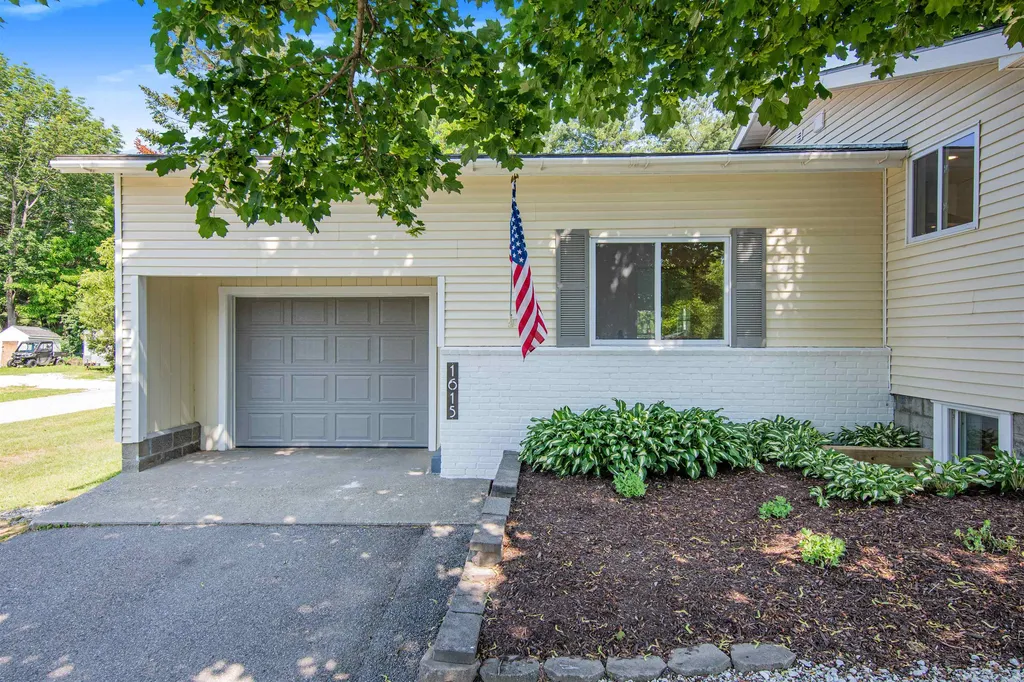 1615 Essex Road Williston VT 05495