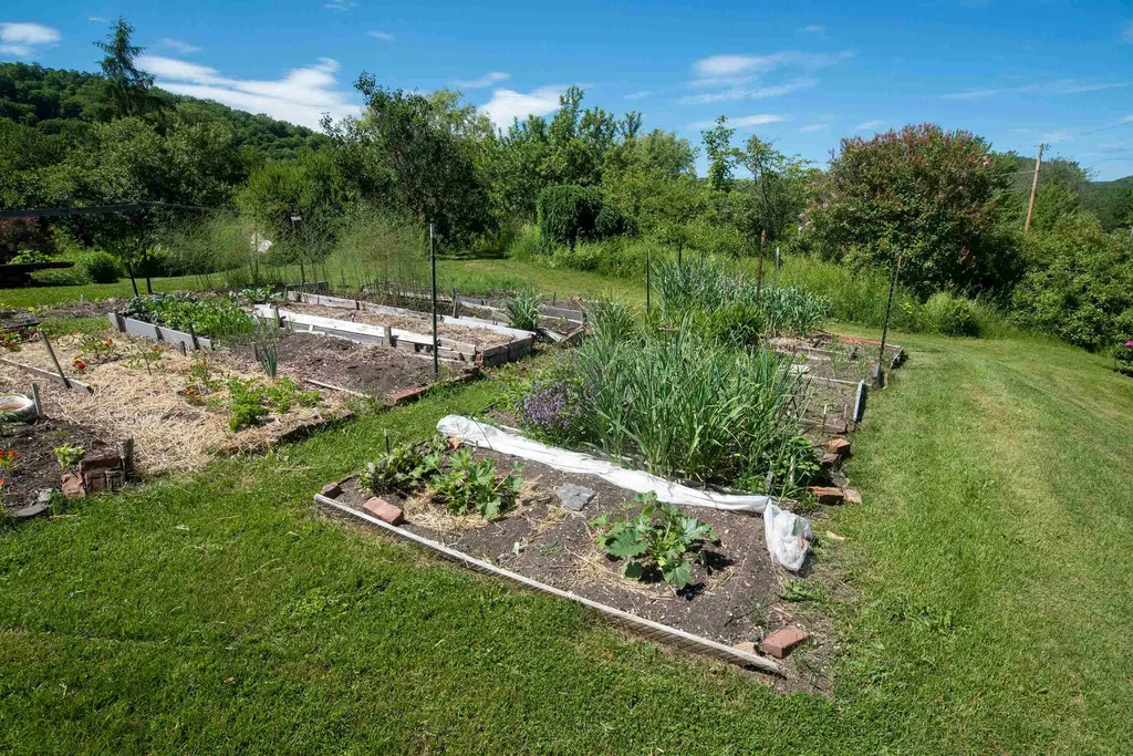 1777 West County Road Calais VT 05648