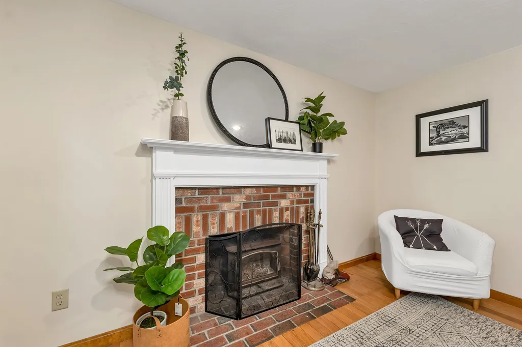 49 Garland Road Strafford NH 03884