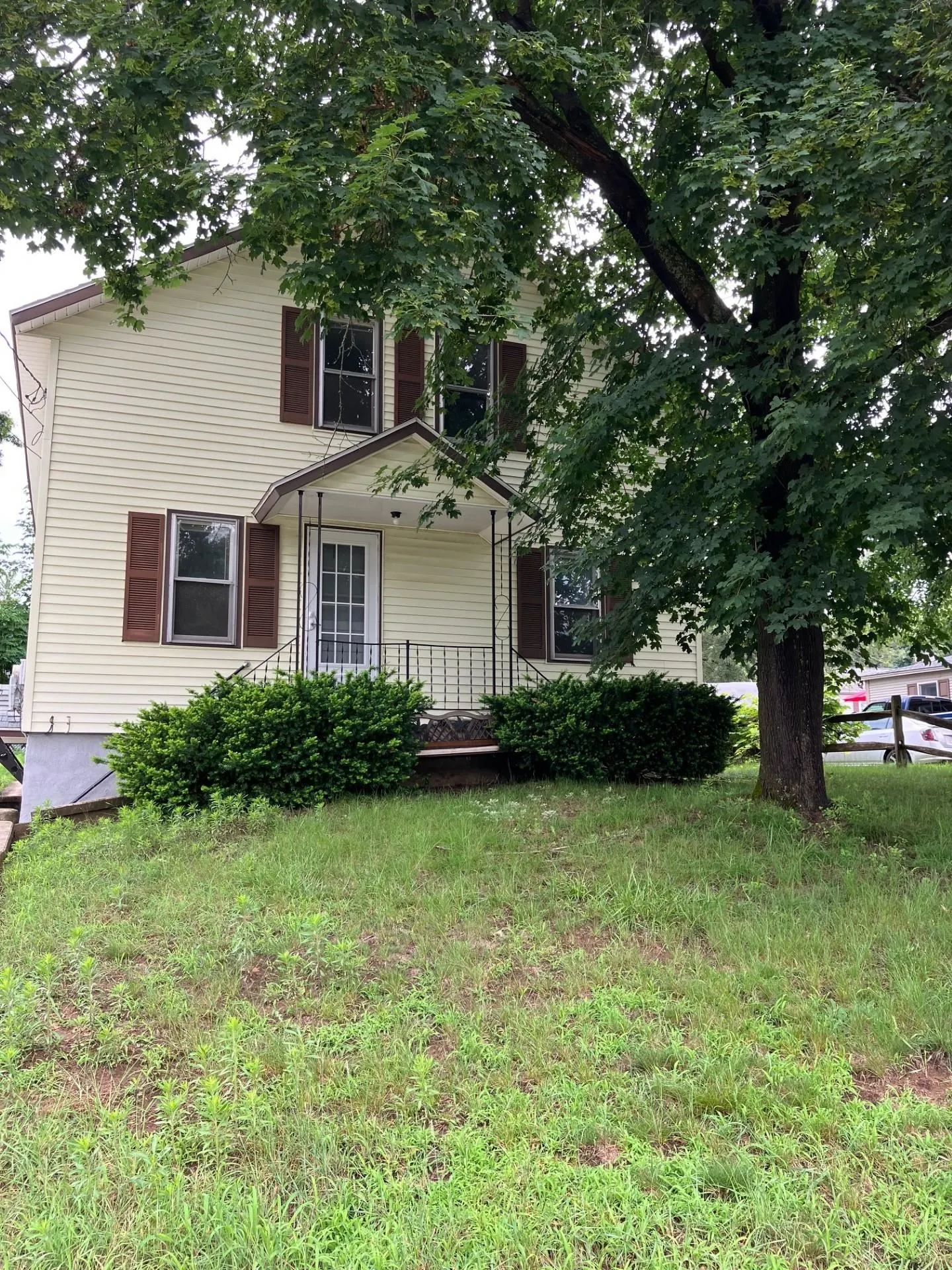 48 E. Hobart Street Nashua NH 03060